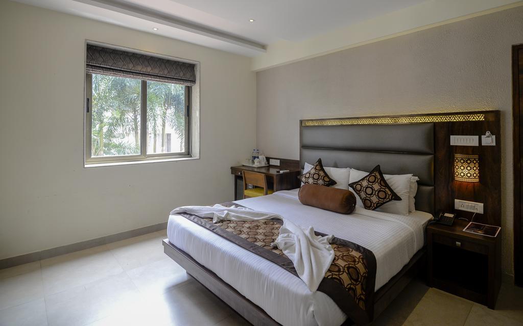 Sunkissed Plaza Hotell Calangute Exteriör bild
