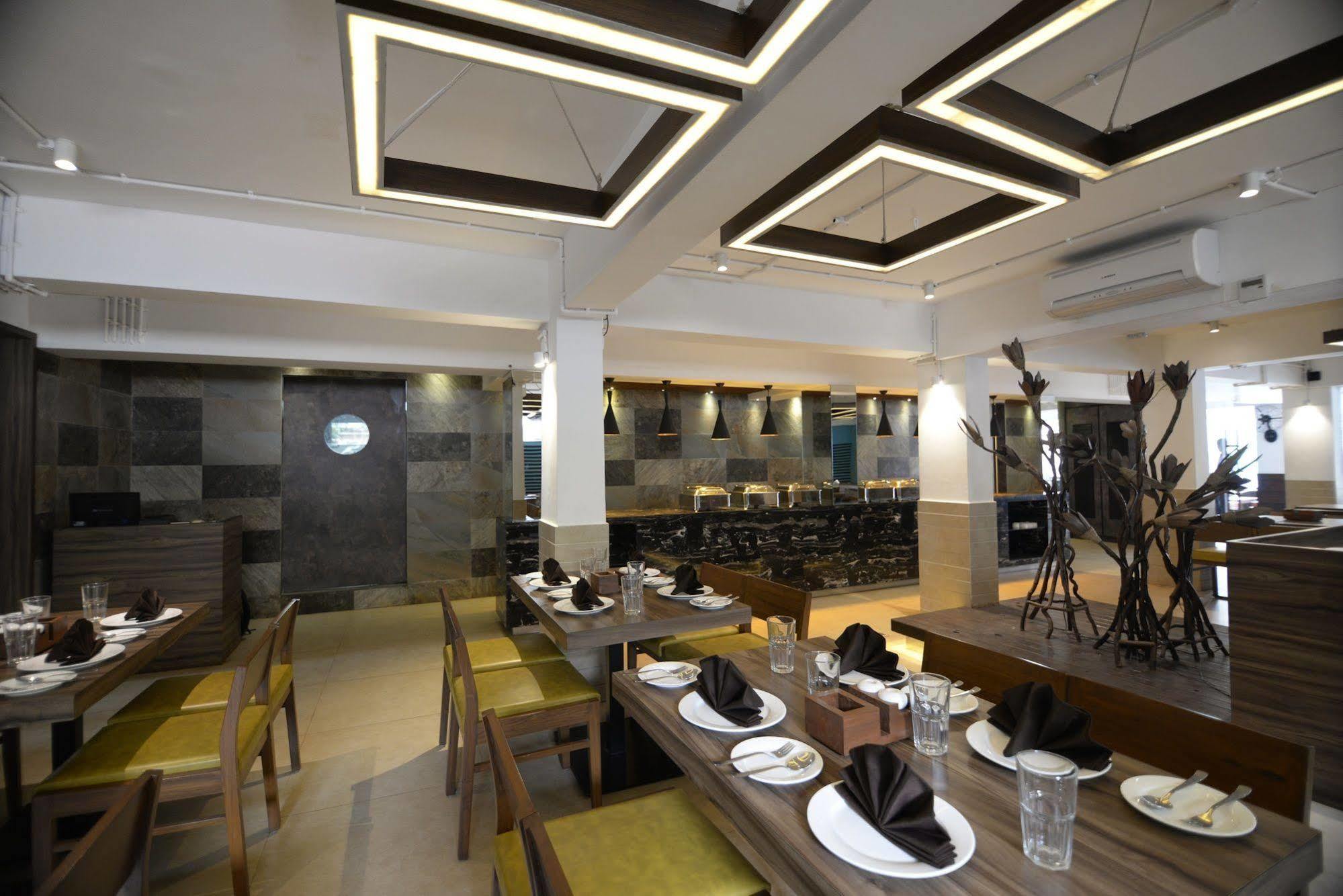 Sunkissed Plaza Hotell Calangute Exteriör bild