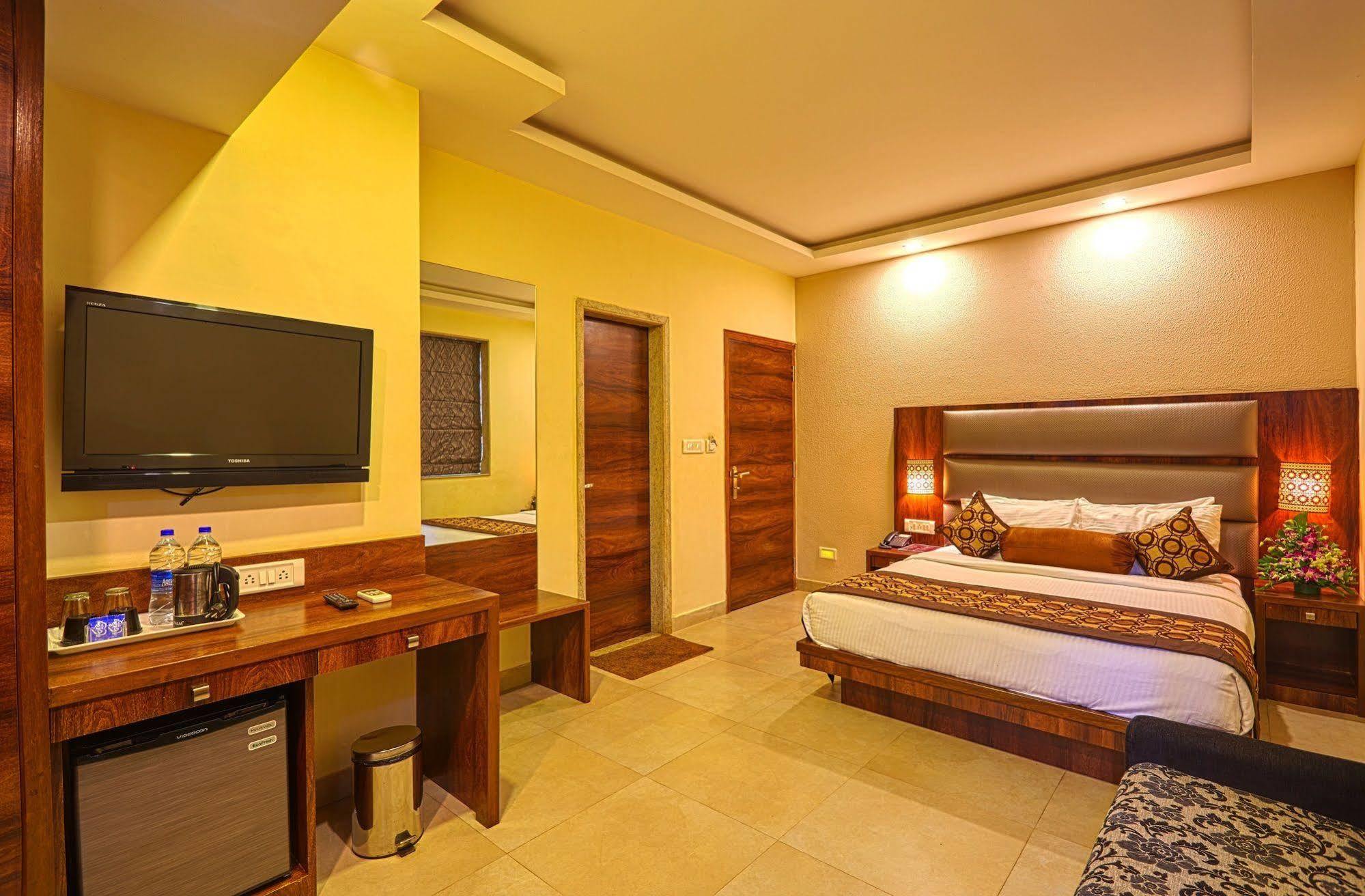 Sunkissed Plaza Hotell Calangute Exteriör bild
